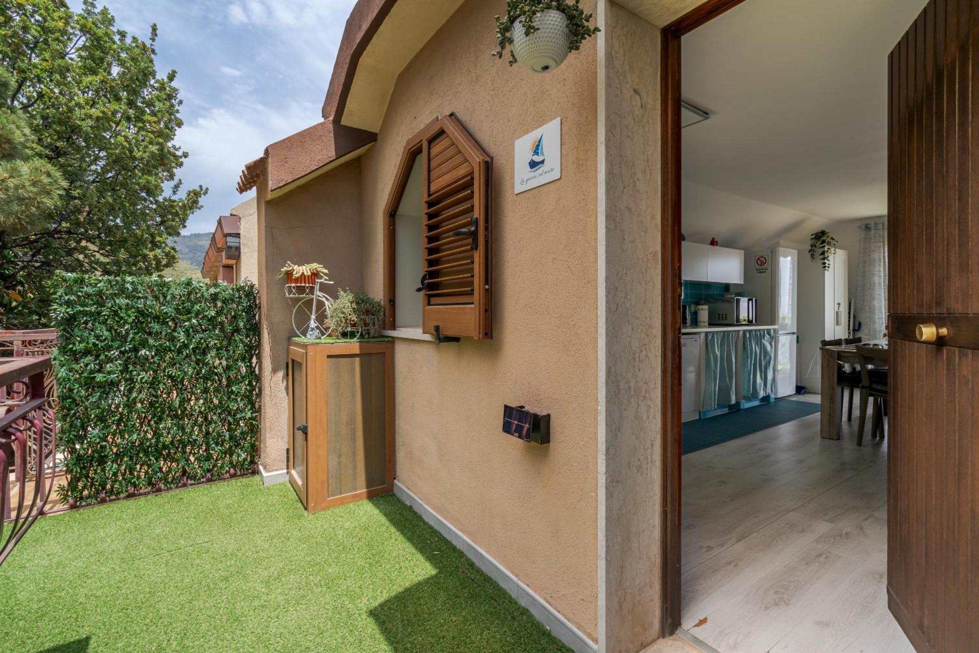 Apartamento La Goccia Sul Mare Letojanni Exterior foto