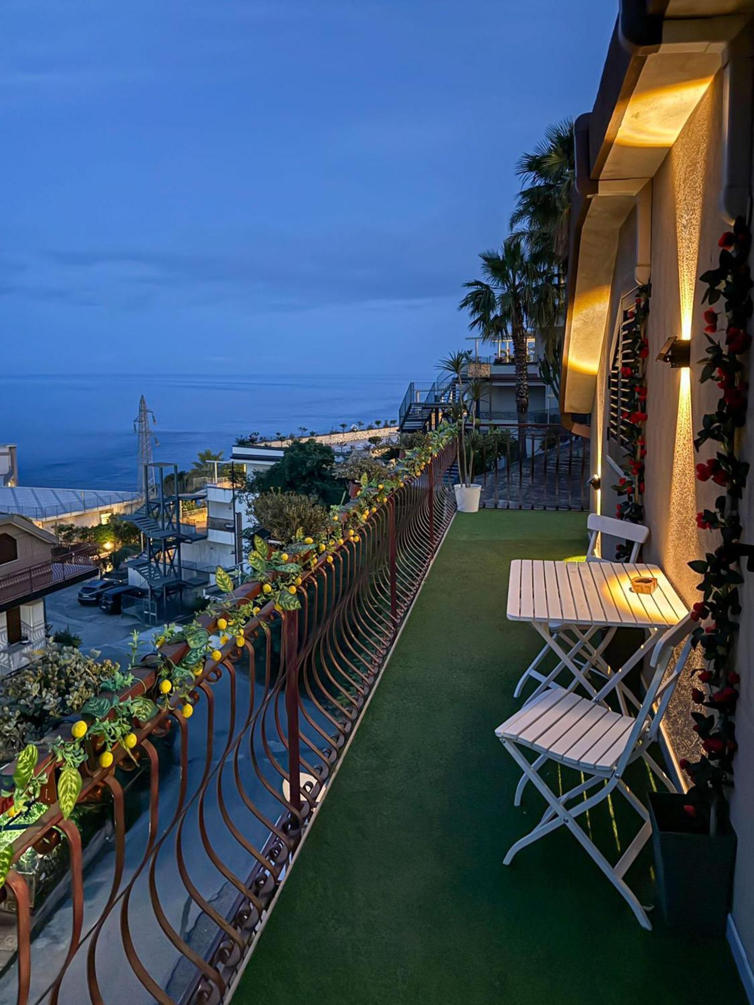 Apartamento La Goccia Sul Mare Letojanni Exterior foto
