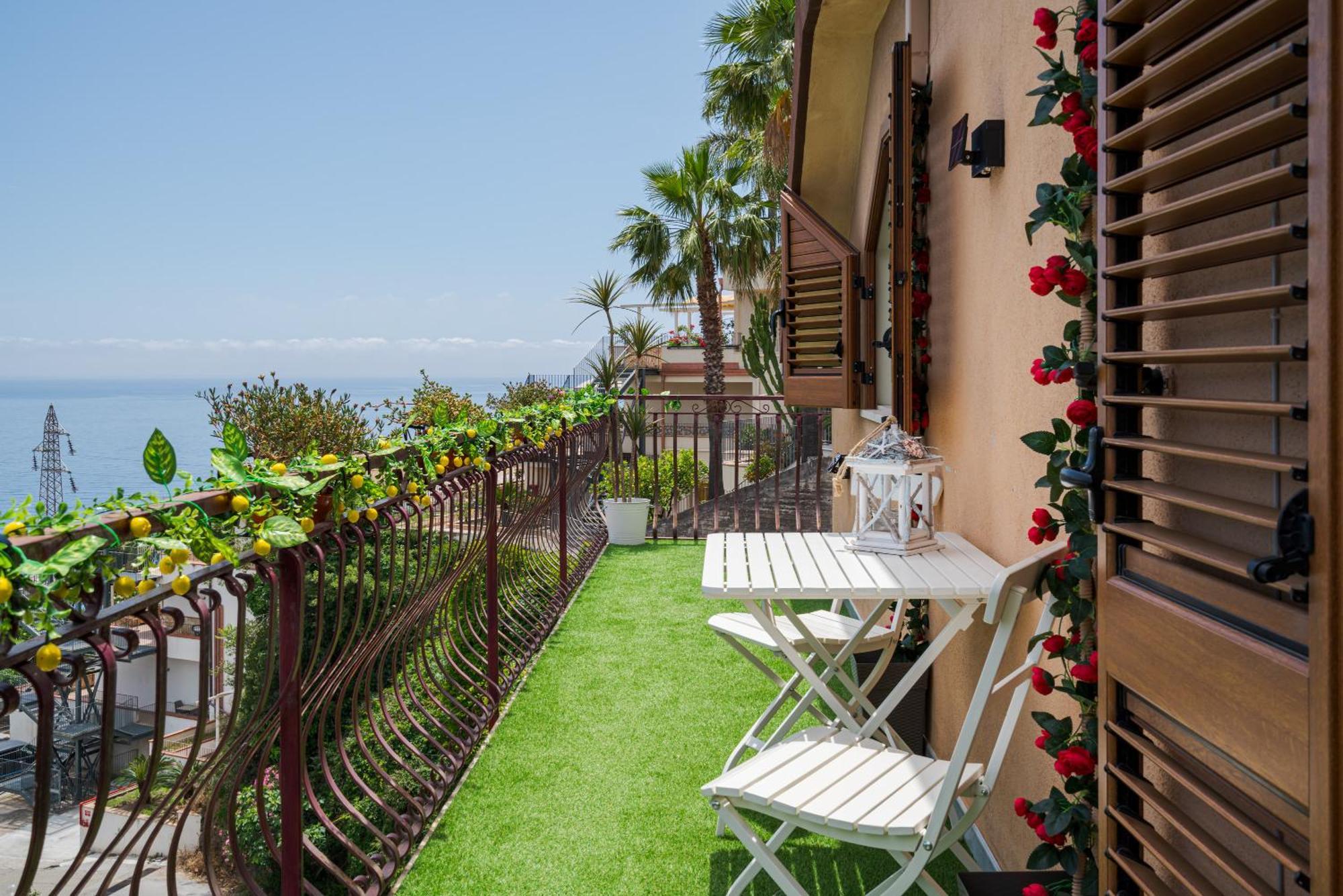 Apartamento La Goccia Sul Mare Letojanni Exterior foto